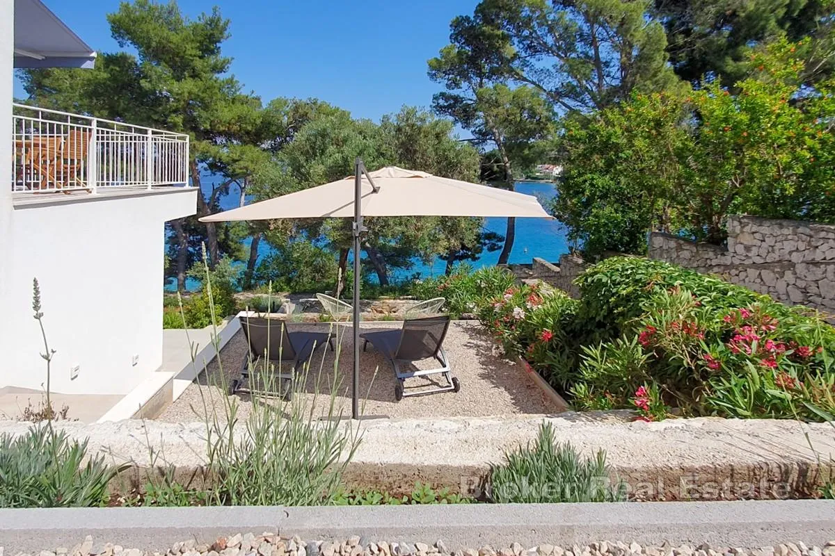 Vila novije gradnje u prvom redu do mora - Korčula