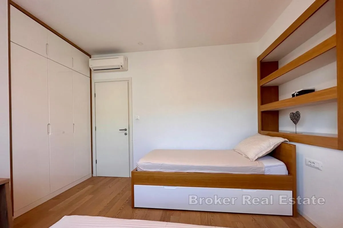 moderan penthouse u neposrednoj blizini mora - slika 8