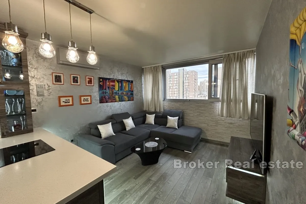 dvosoban apartman na sjajnoj lokaciji - slika 3