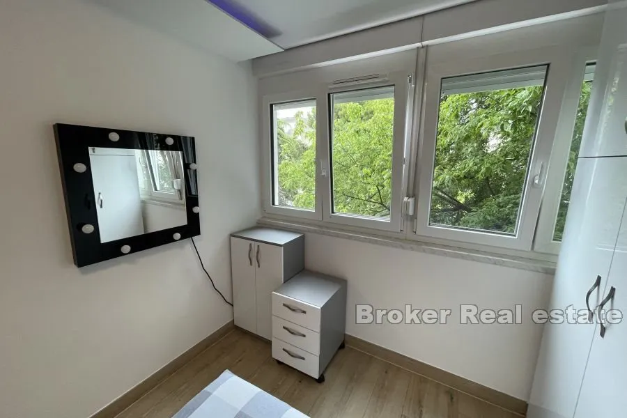 bol - uređeni apartman na odličnoj lokaciji - slika 8