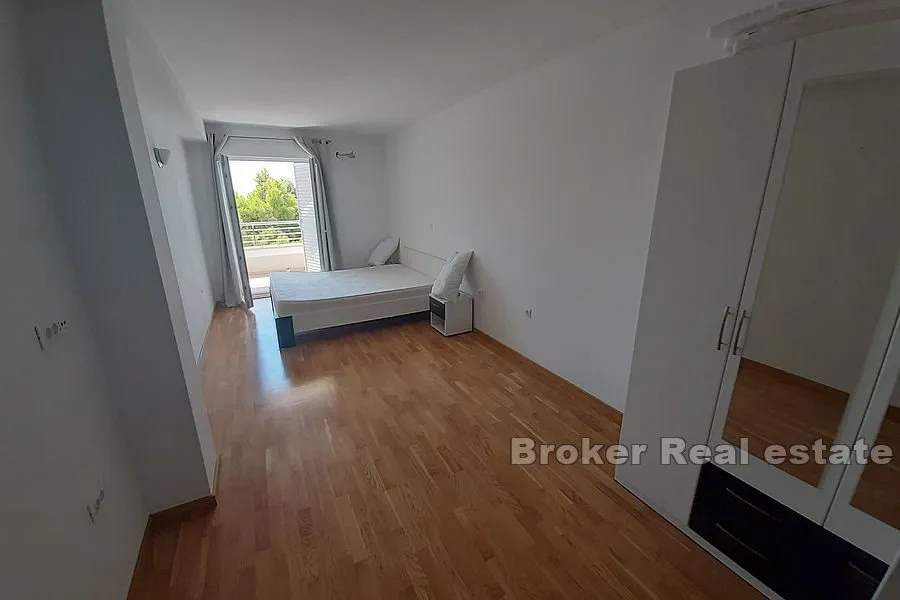 apartman u prvom redu do mora - slika 4