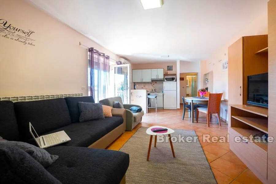 apartmanska vila s bazenom - slika 12