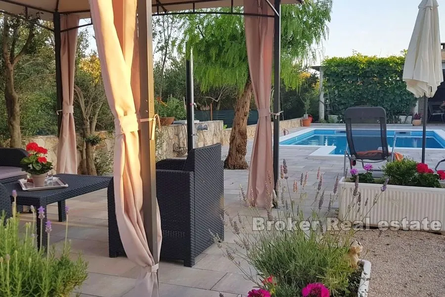 apartmanska vila prvi red do mora i plaže - slika 4