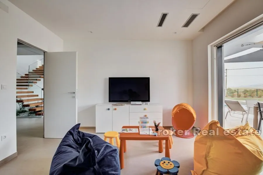 moderna vila s bazenom - slika 6