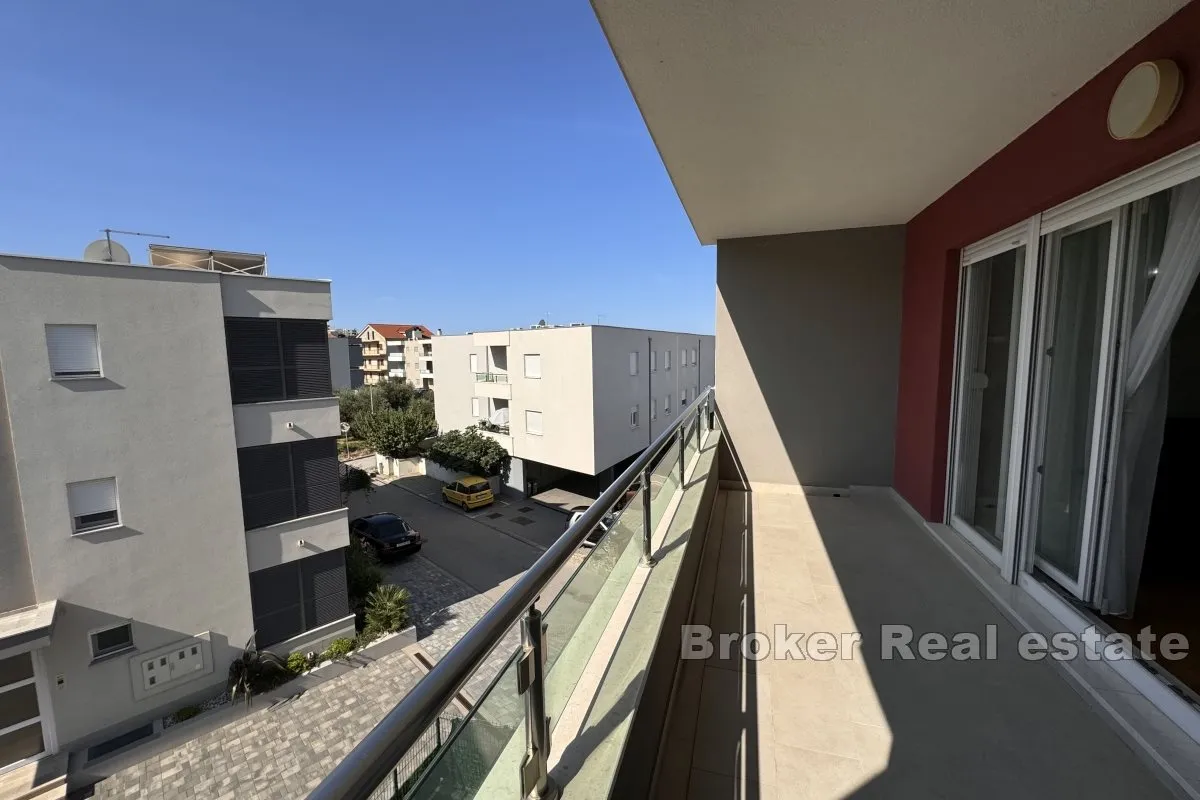 moderno uređen apartman - slika 7