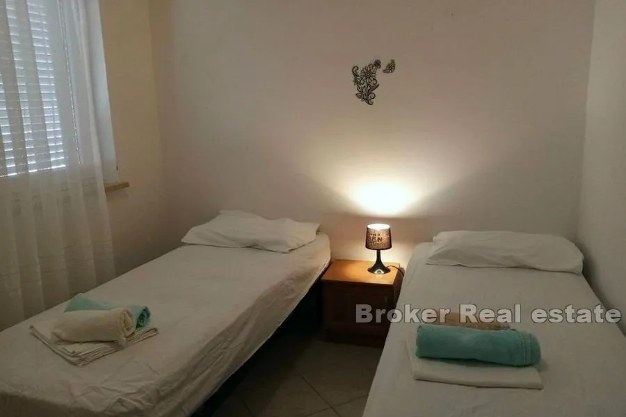 apartmanska kuća u blizini mora - slika 6