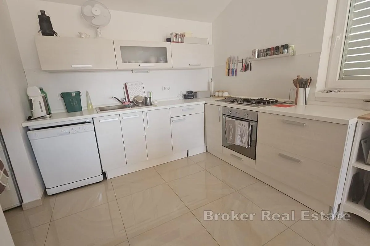 penthouse apartman u blizini plaže i centra - slika 5