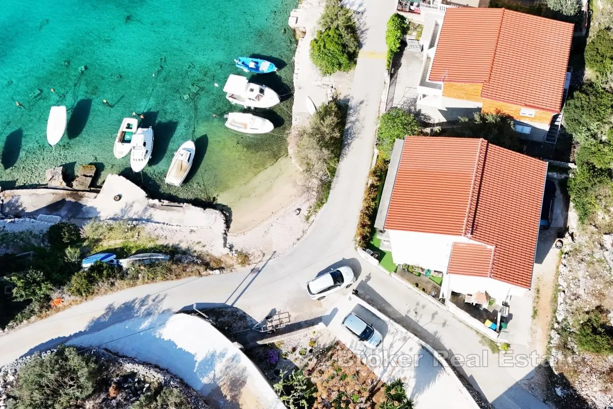 jedinstvena apartmanska kuća u prvom redu do mora - slika 1