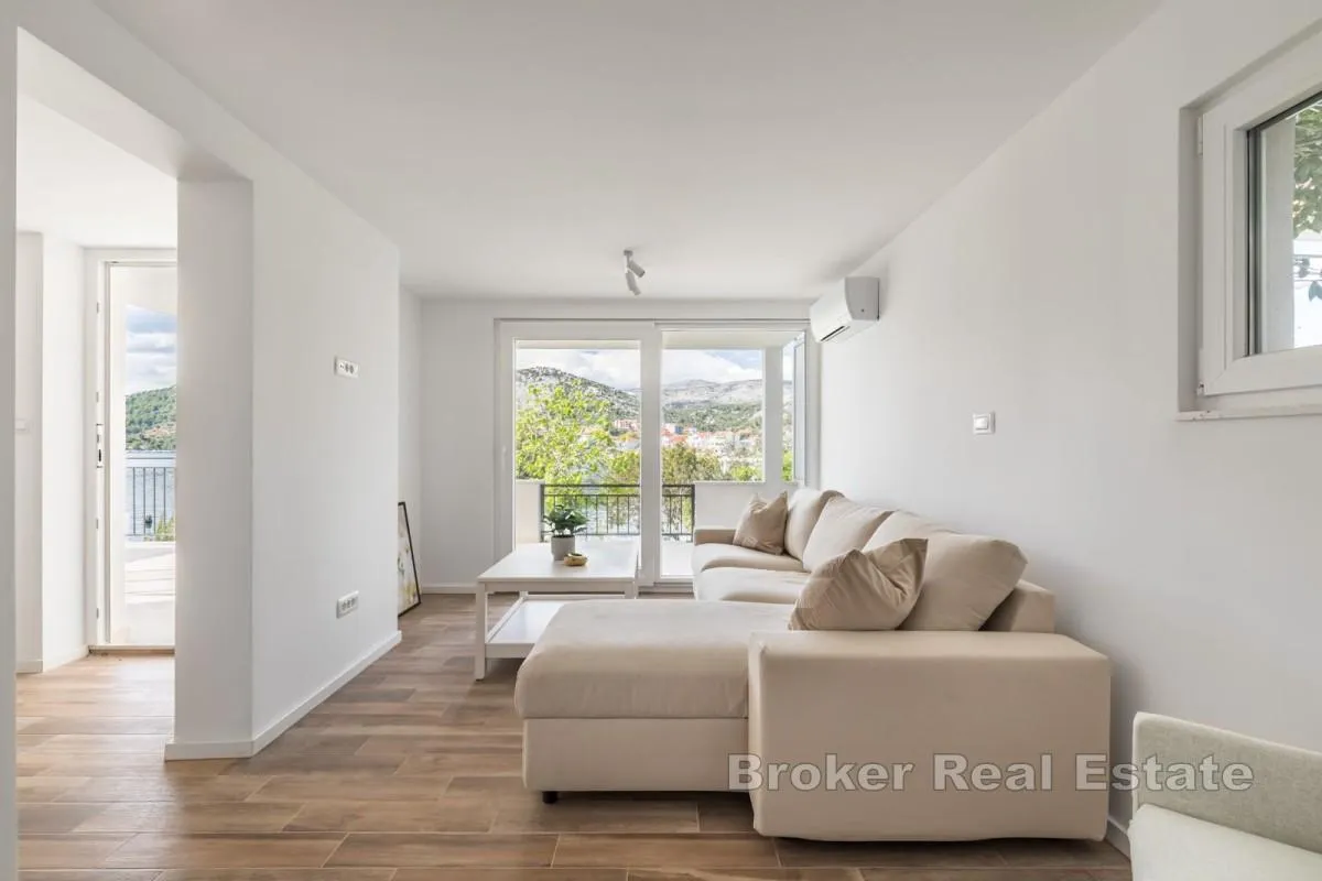 apartmanska kuća prvi red do mora - slika 2