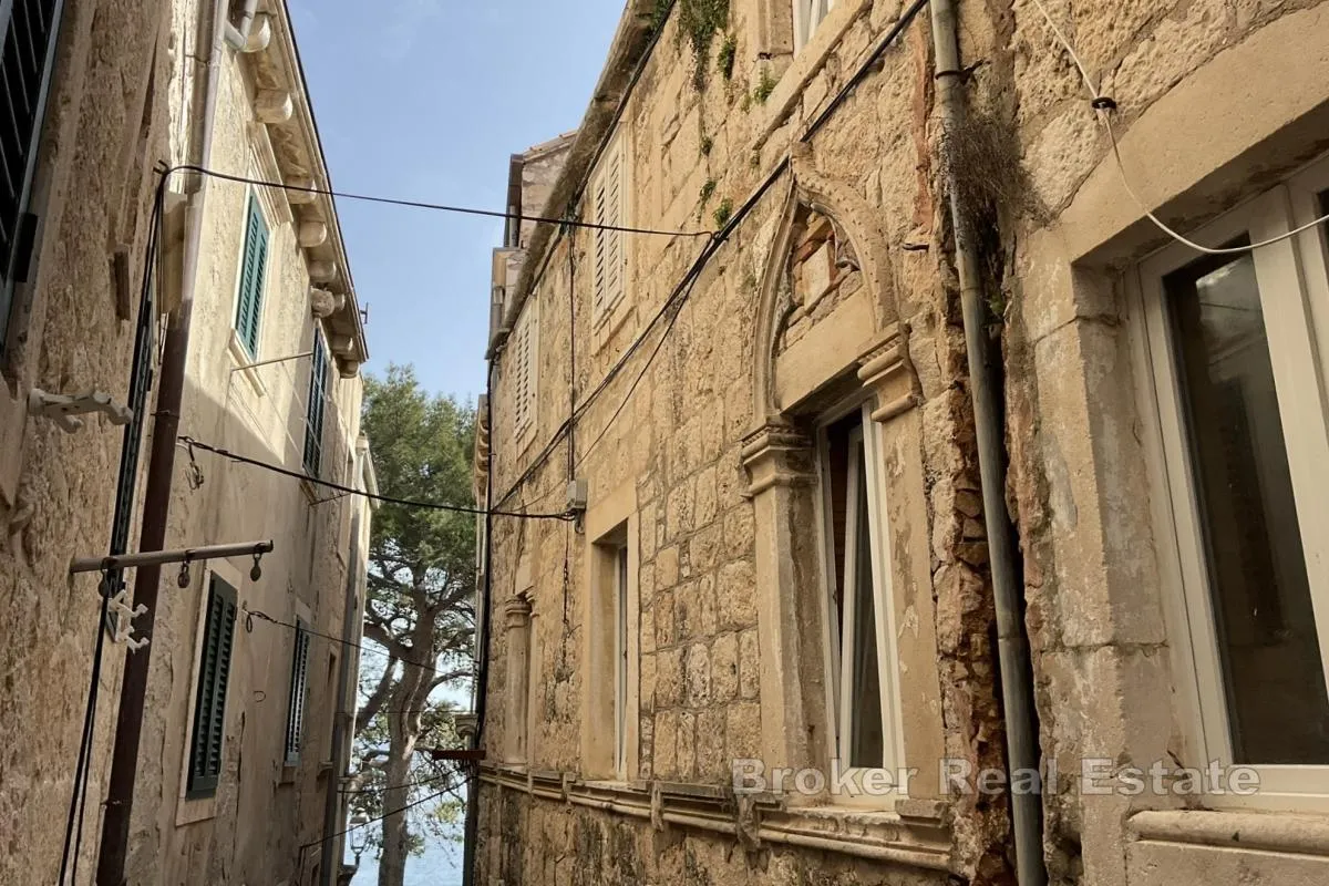 kamena kuća u srcu stare jezgre grada korčule - slika 2