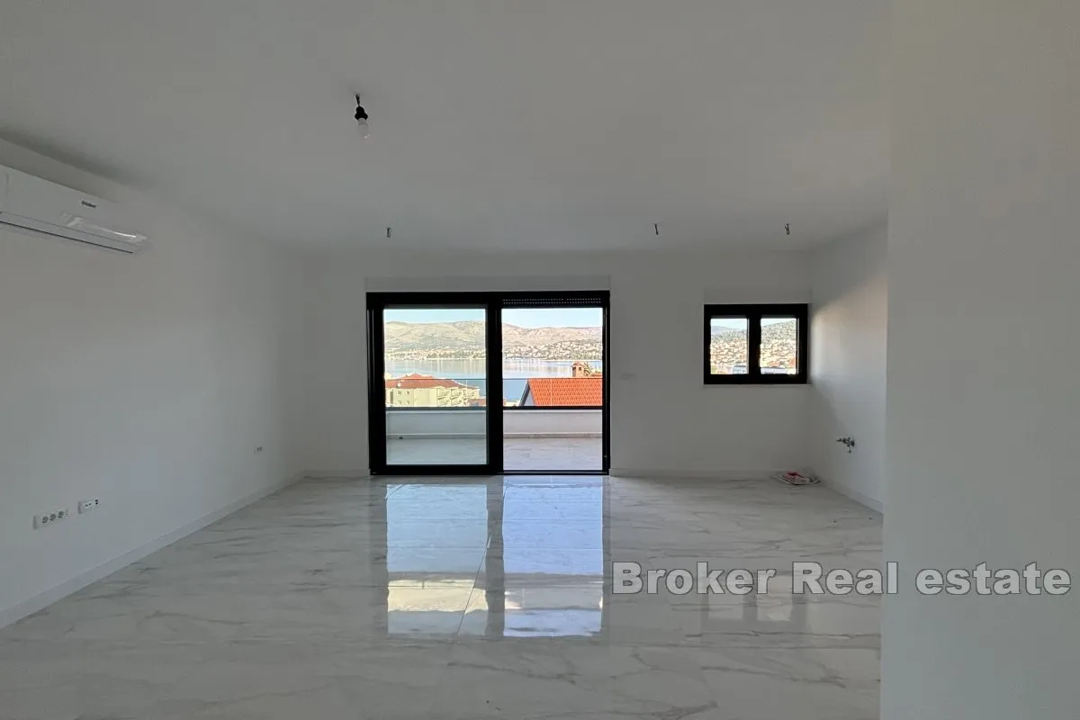 Prostrani penthouse s pogledom na more - Žedno, Trogir
