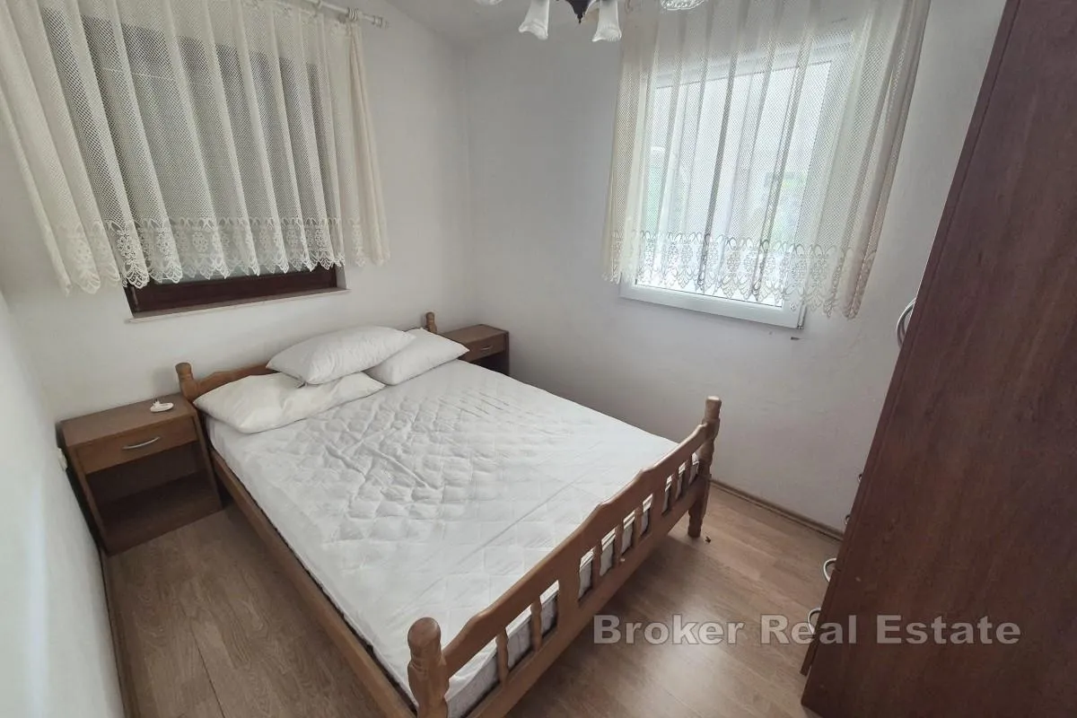 apartmanska kuća s tri jedinice u blizini mora - slika 4