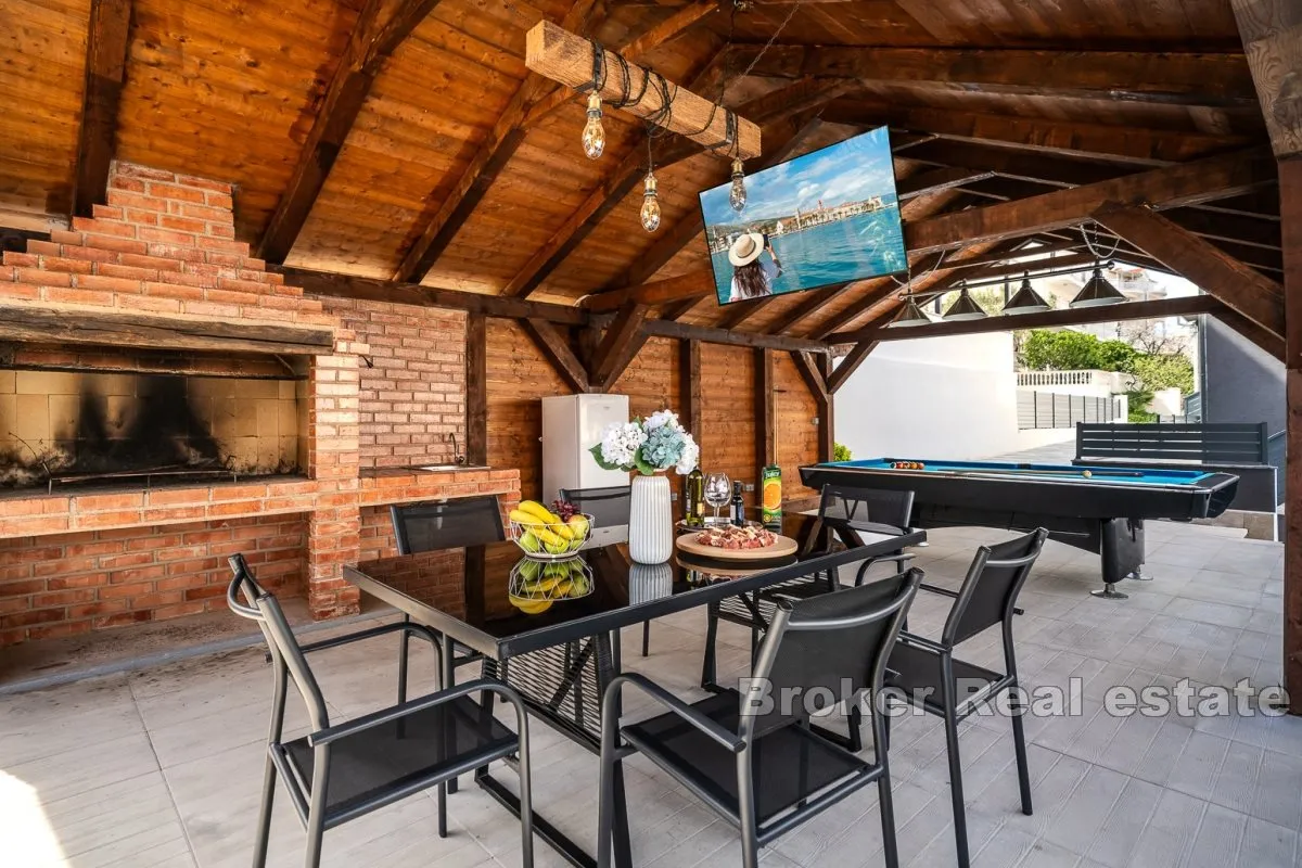 moderna vila sa šest apartmanskih jedinica - slika 11