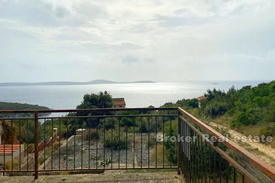 kuća u mirnoj uvali - slika 1