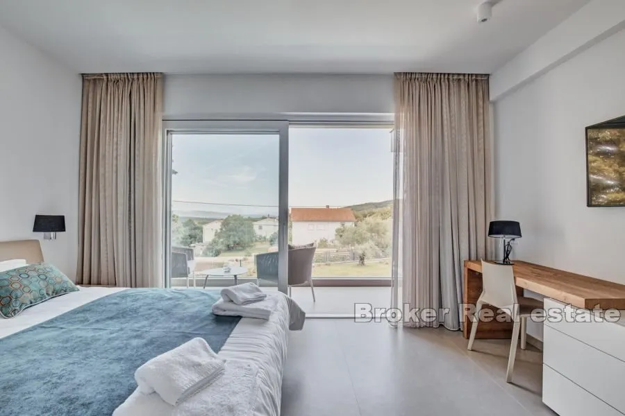 moderna vila s bazenom - slika 9
