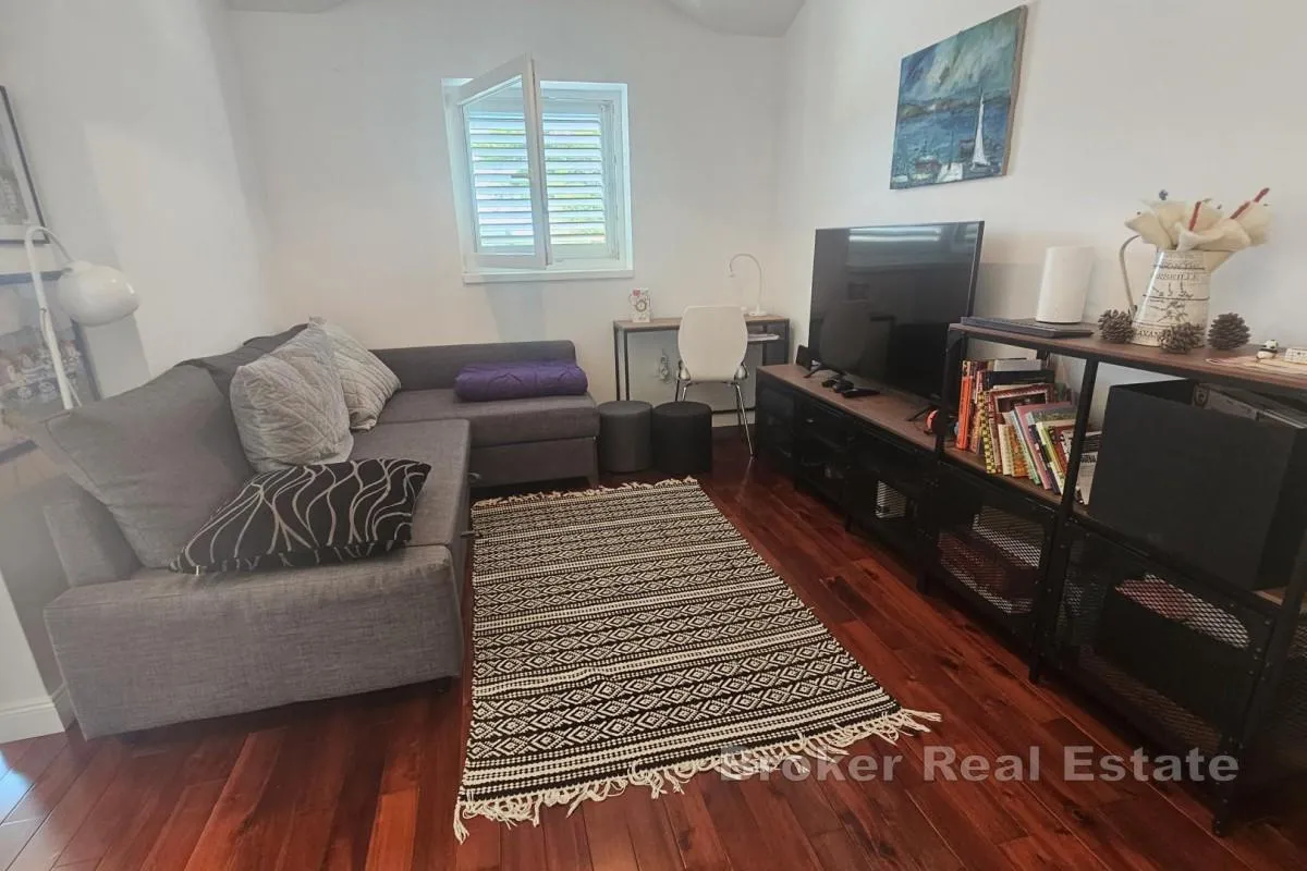 penthouse apartman u blizini plaže i centra - slika 6