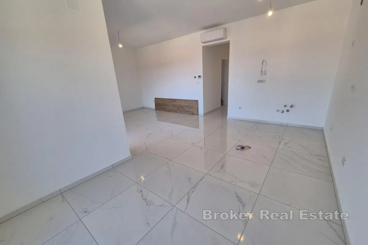 moderan stan s dodatnim apartmanom - slika 4
