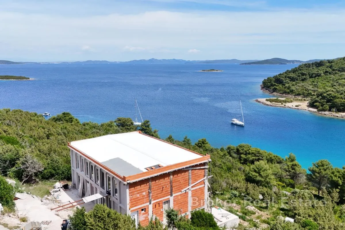 nedovršena samostojeća kuća na osami - slika 2