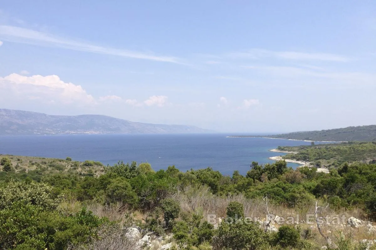 Prostrano poljoprivredno zemljište u blizini mora - Hvar