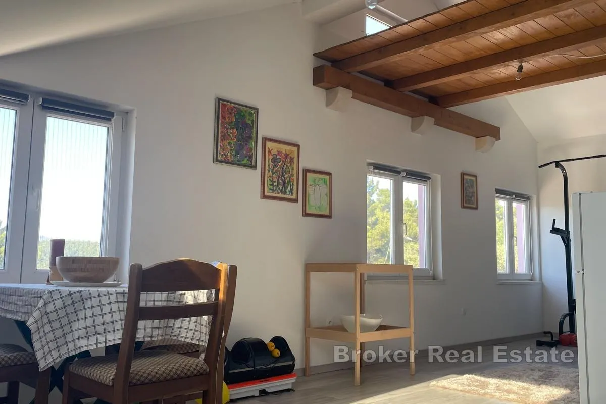 dvoetažni apartman s pogledom na more, na atraktivnoj lokaciji - slika 6