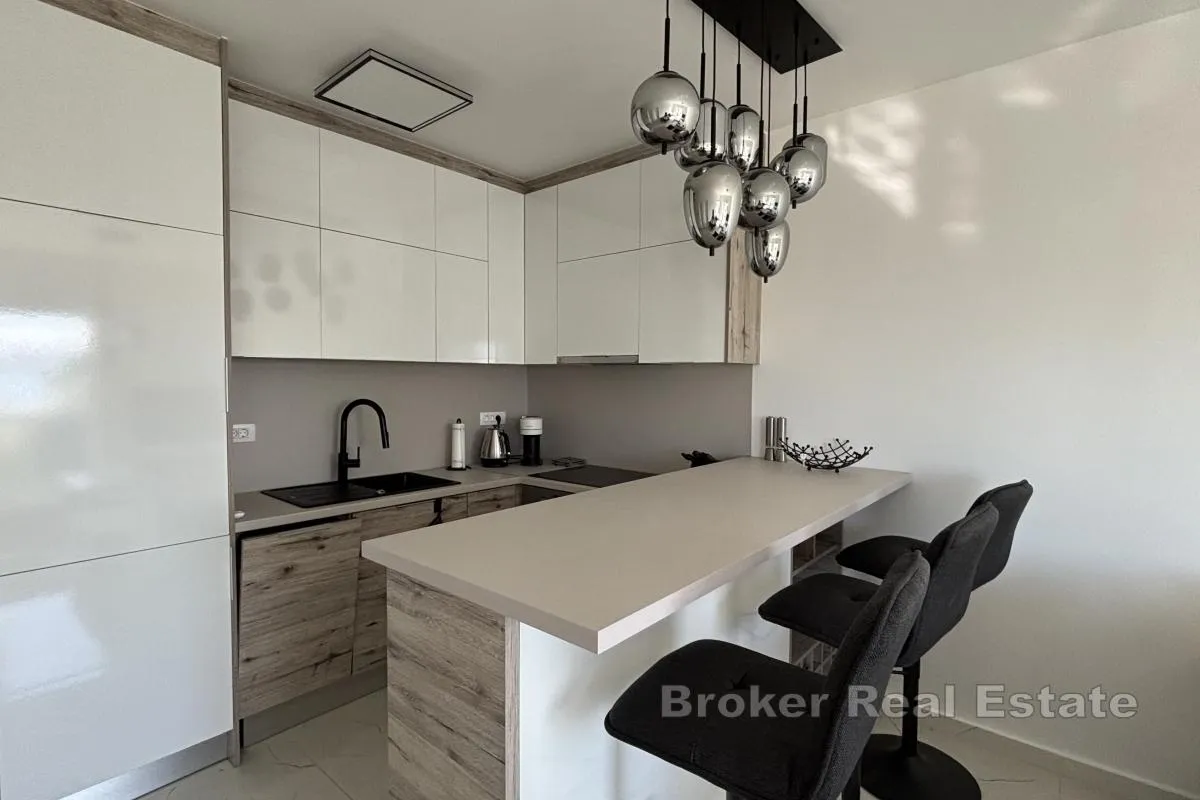 izvanredan penthouse stan s krovnom terasom i otvorenim pogledom na more - slika 8