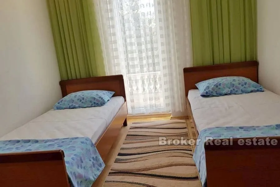 kuća drugi red od mora - slika 12