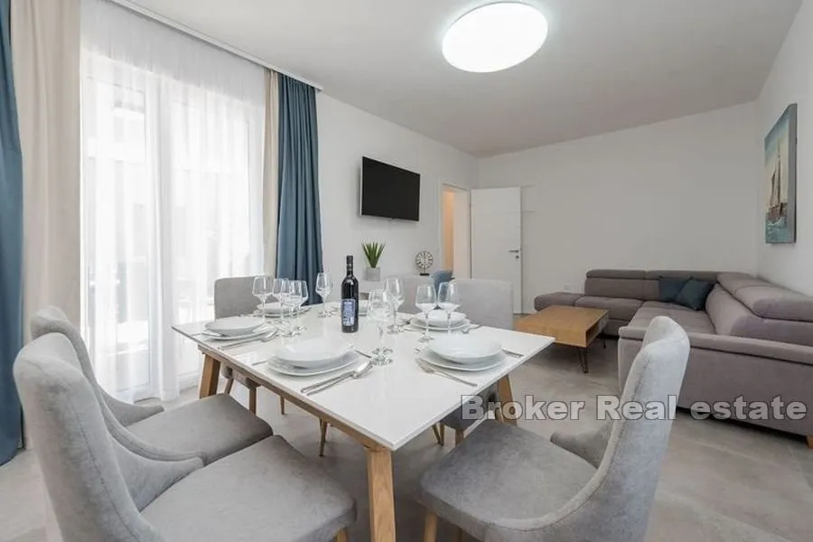 atraktivan resort s ukupno 9 vila s bazenom - slika 9