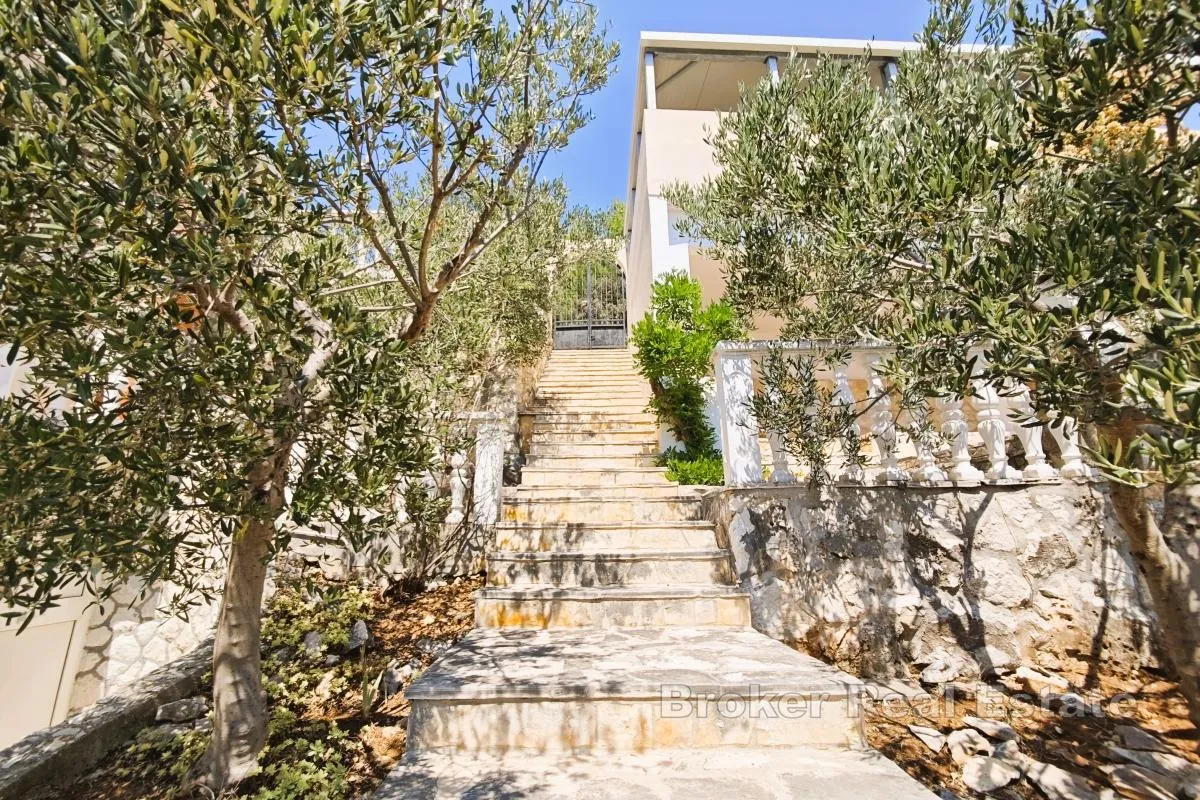 vila s bazenom i maslinikom, 70 m od mora - slika 19