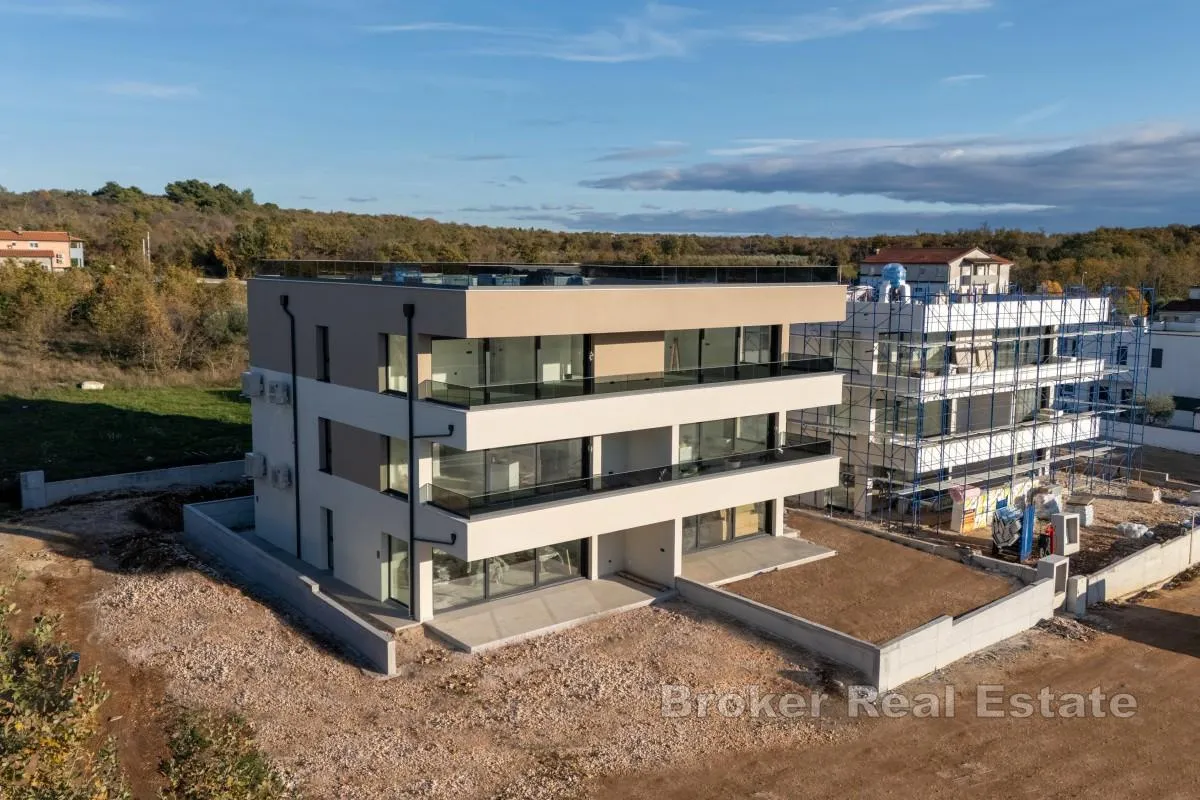 penthouse s panoramskim pogledom i krovnom terasom - slika 11