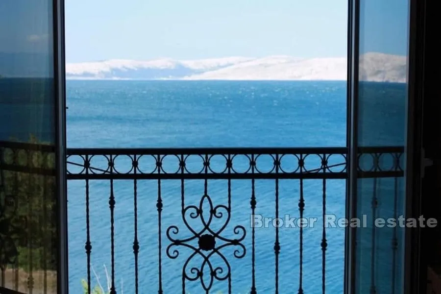 apartmanska kuća prvi red do mora - slika 11