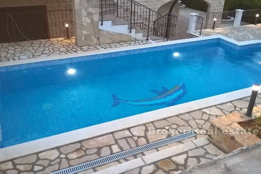 kuća s bazenom i otvorenim pogledom na more - slika 3