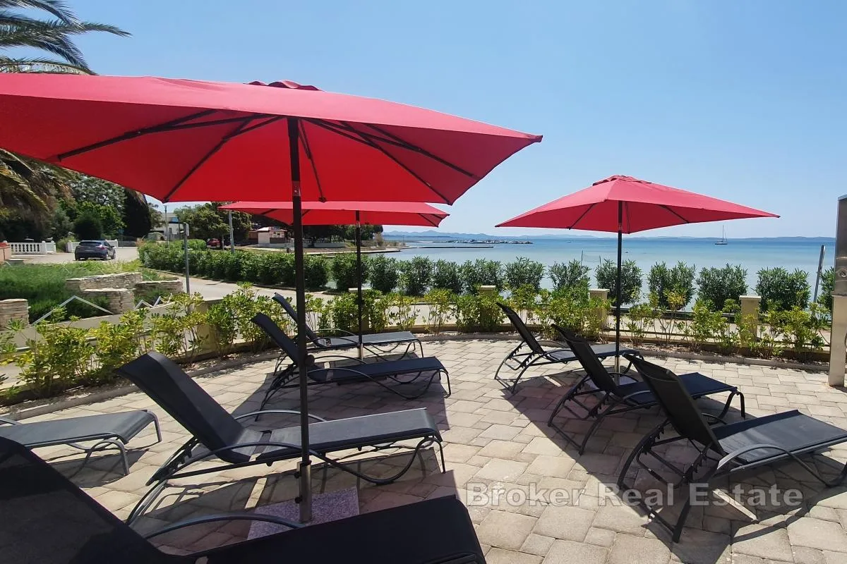 apartmanska kuća u prvom redu do mora - slika 4