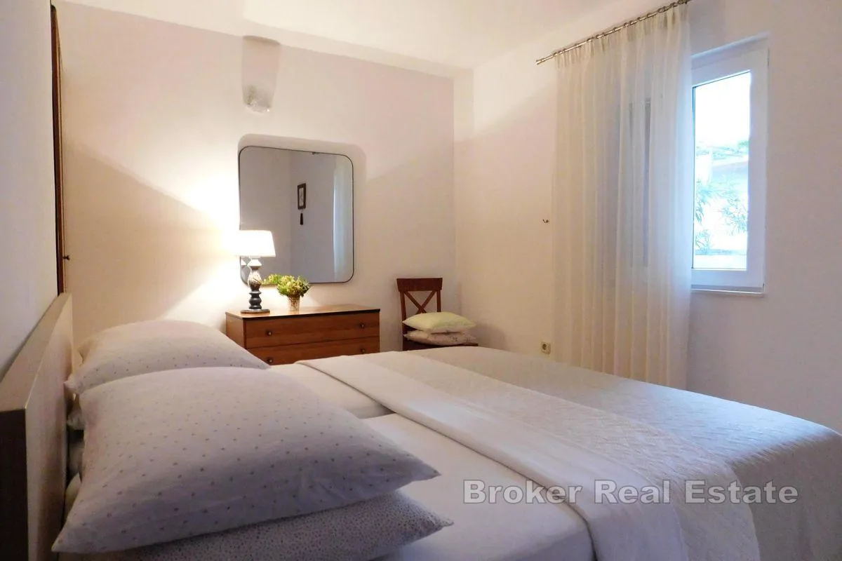 samostojeća apartmanska kuća blizu plaže - slika 12