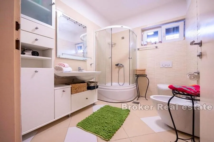 apartmanska vila s bazenom - slika 10