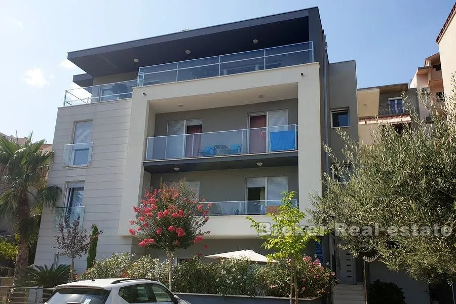 prekrasna apartmanska kuća - slika 13