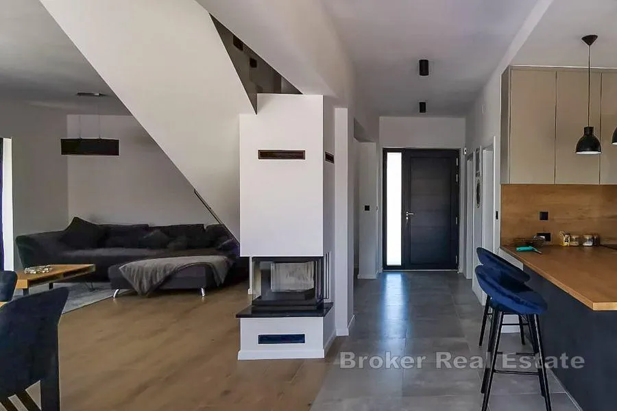 moderna vila s bazenom - slika 11