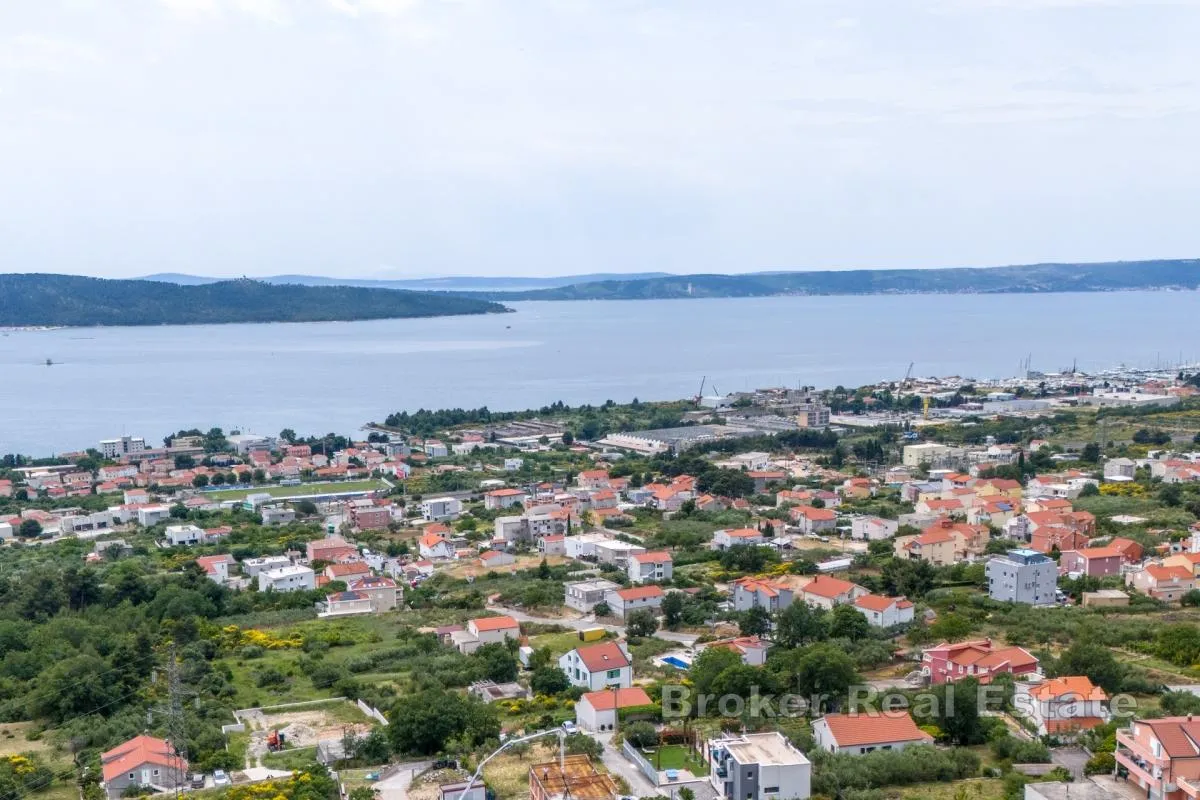 građevinsko zemljište u m1 zoni u kaštelima s pogledom na more i otoke - slika 2