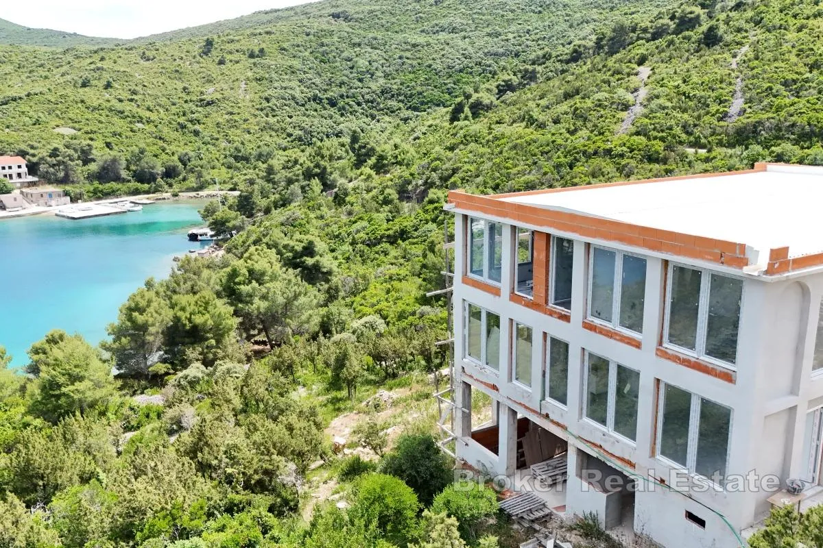 nedovršena samostojeća kuća na osami - slika 5