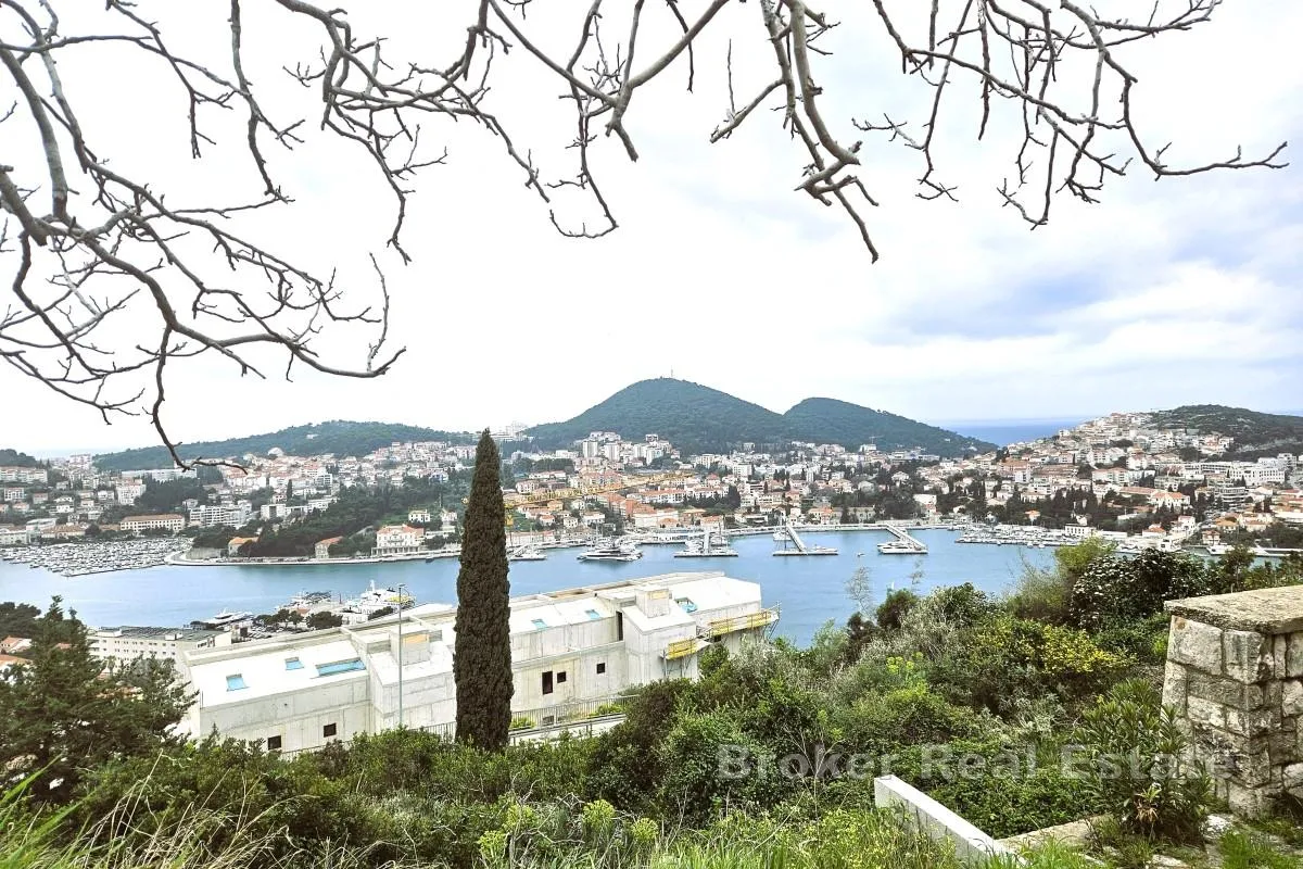 Kuća s dva apartmana na mirnoj lokaciji - Dubrovnik