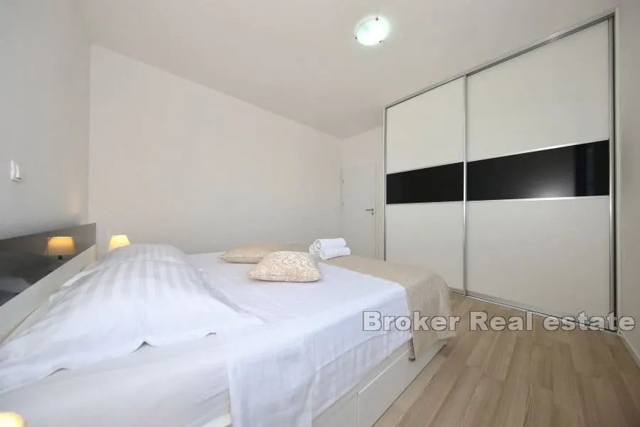 apartmanska kuća u blizini mora - slika 16