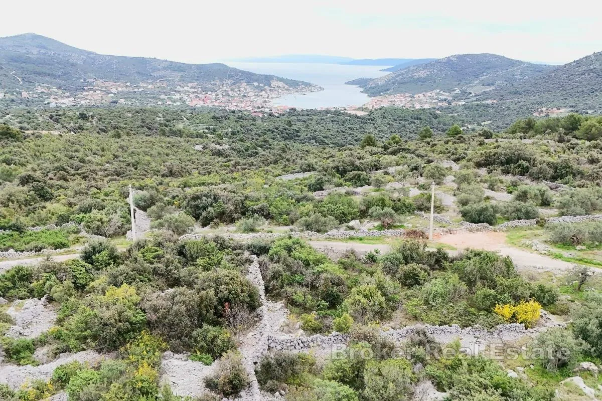 Građevinsko zemljište s pogledom na more i prirodu - Rogoznica
