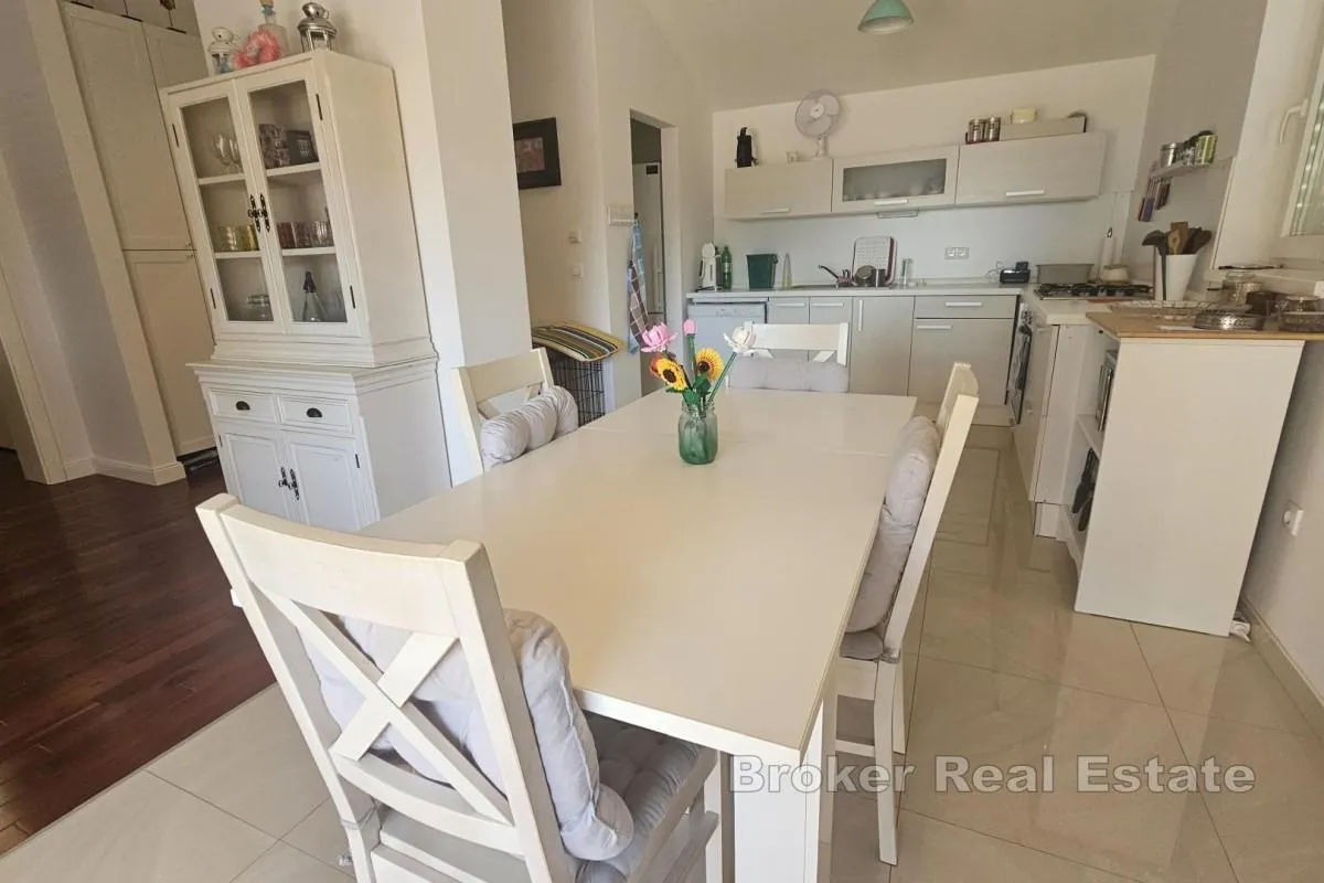 penthouse apartman u blizini plaže i centra - slika 3