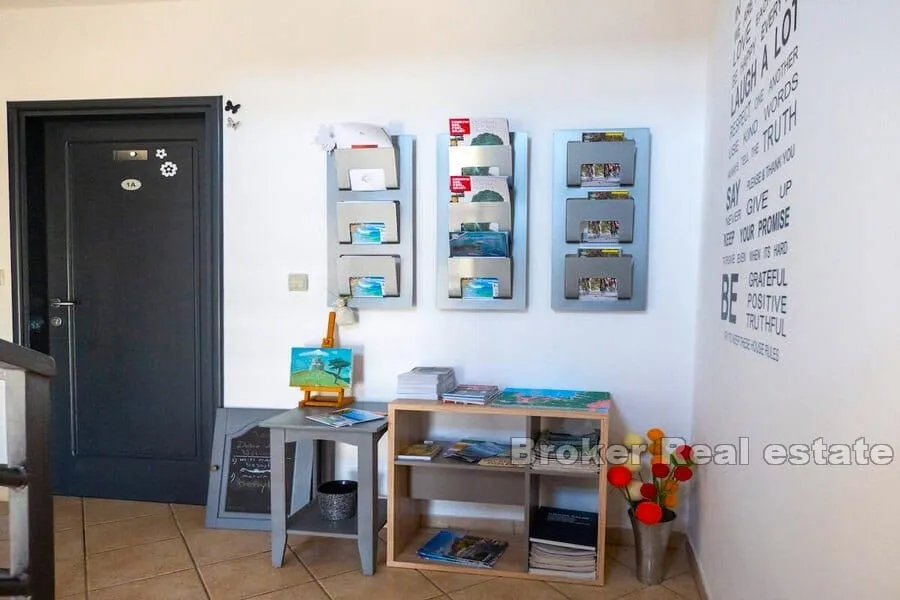 apartmanska vila s bazenom - slika 11