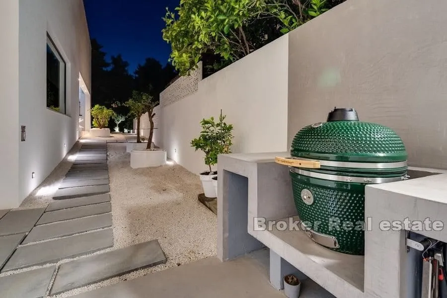 moderna vila s bazenom - slika 16
