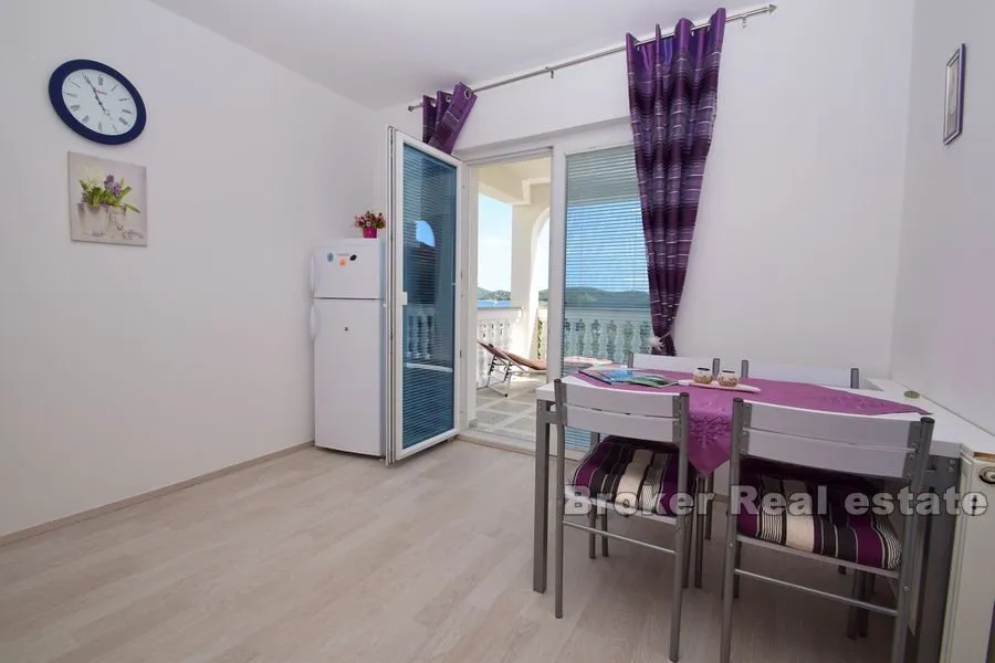 apartmanska kuća, prvi red do mora - slika 6