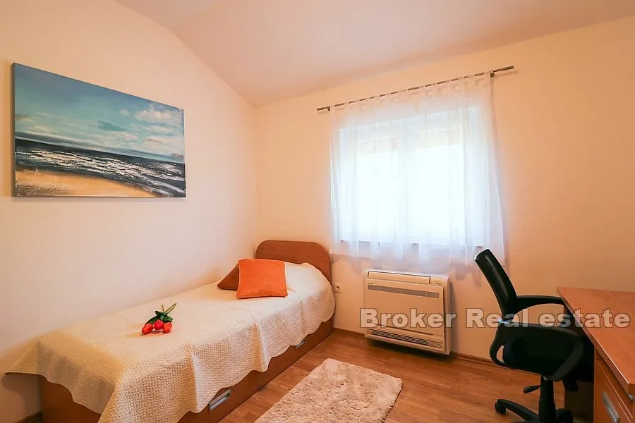 kuća s bazenom i pogledom na more - slika 10