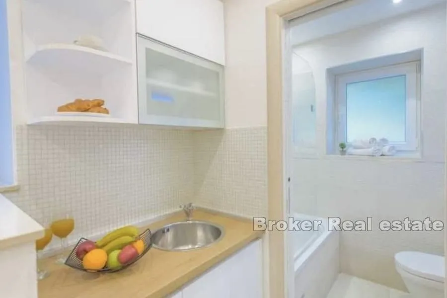 bačvice, apartman na jedinstvenoj lokaciji - slika 5