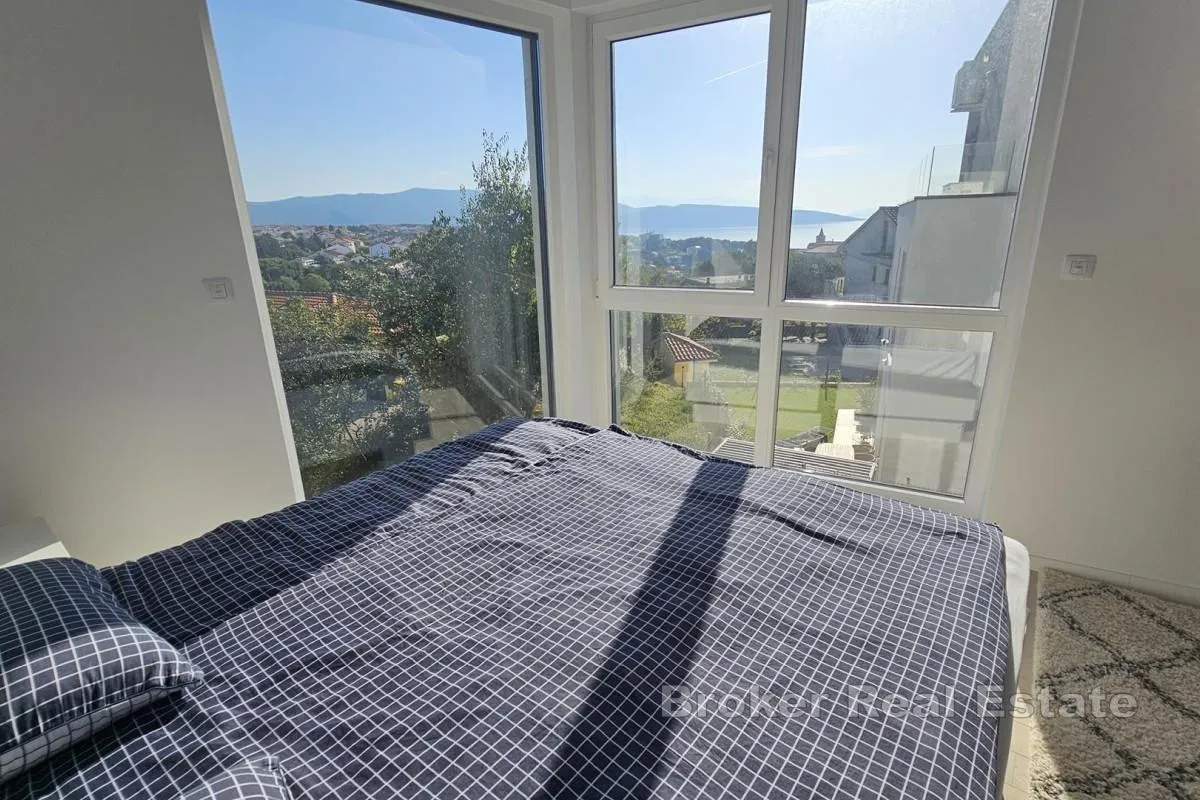 dvoetažni apartman s vrtom - slika 13