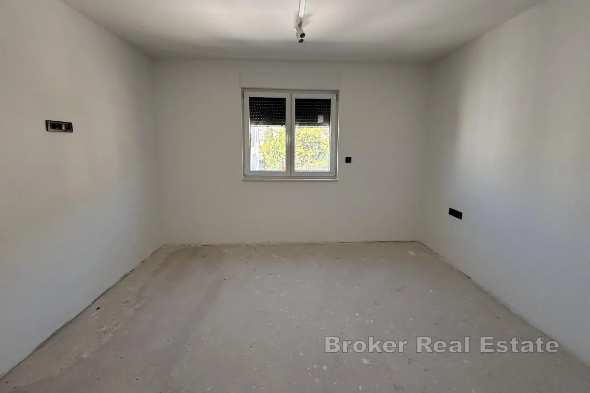 luksuzan penthouse s otvorenim pogledom na more - slika 5