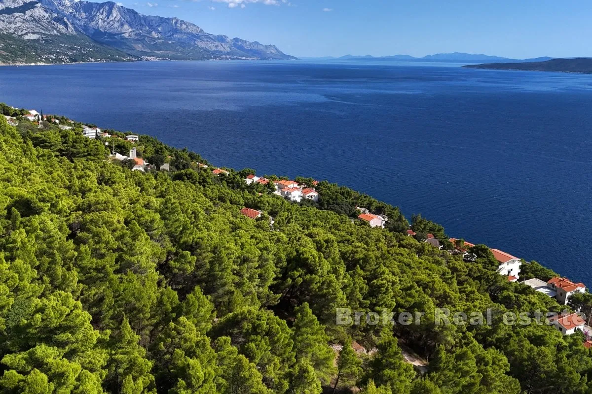 Zemljište sa pogledom na more i građevinskom dozvolom - Omiš